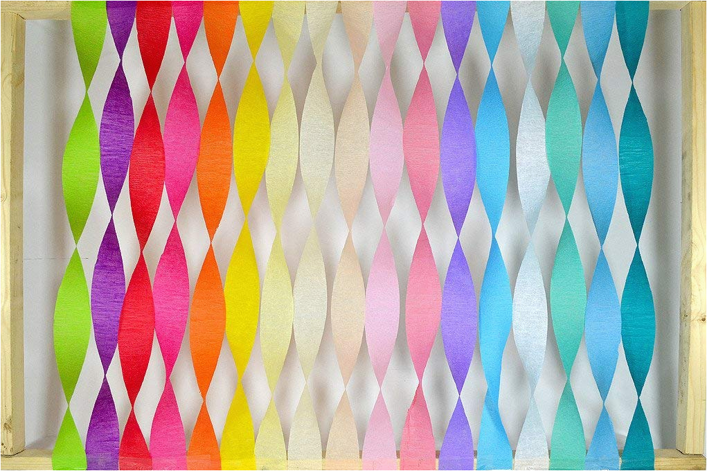 party decoration with streamers