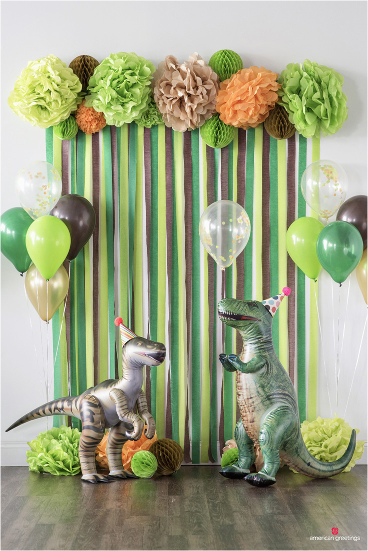 dinosaur birthday party theme