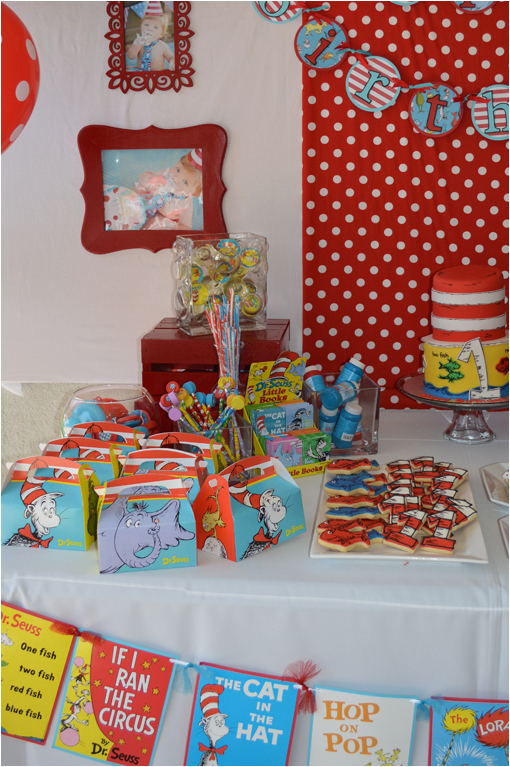 dr seuss 1st birthday party ideas