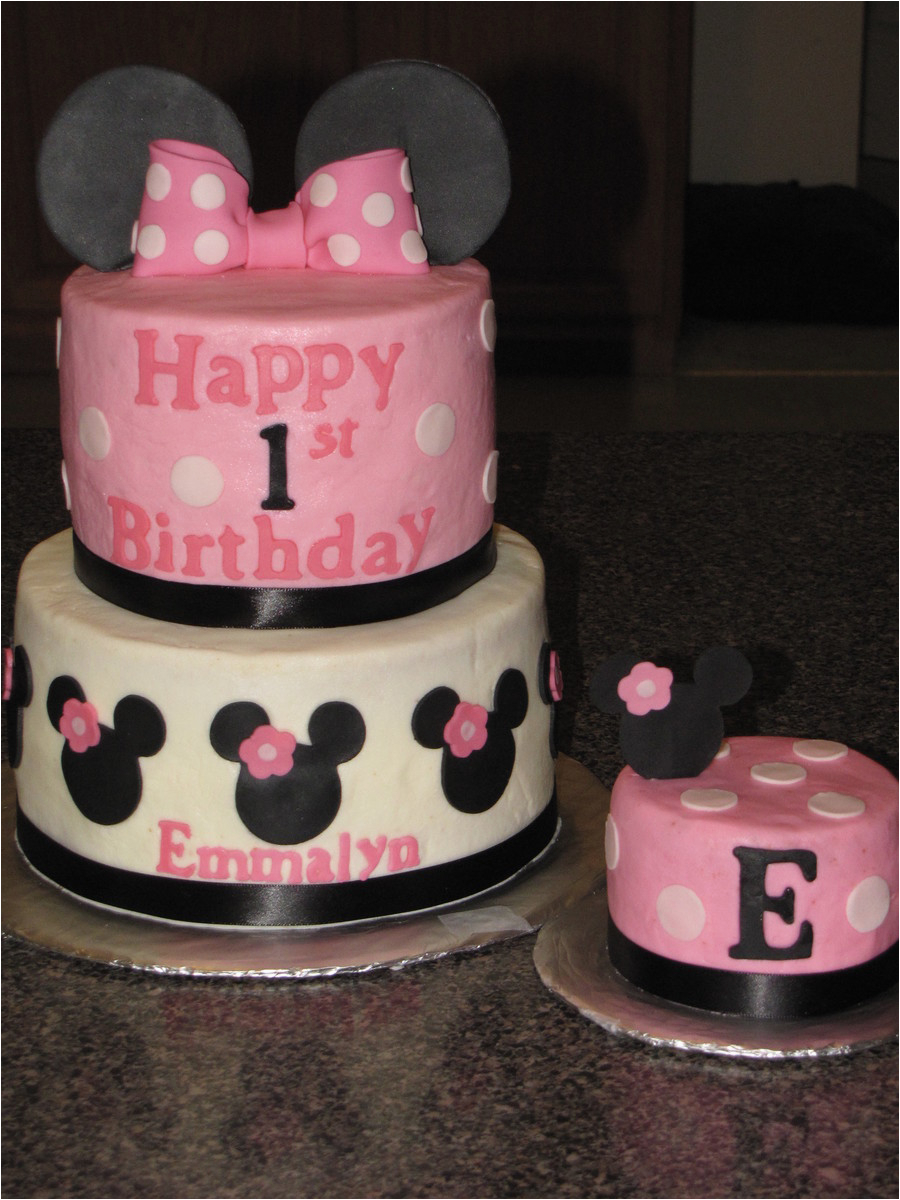 minnie mouse first birthday cake cricut