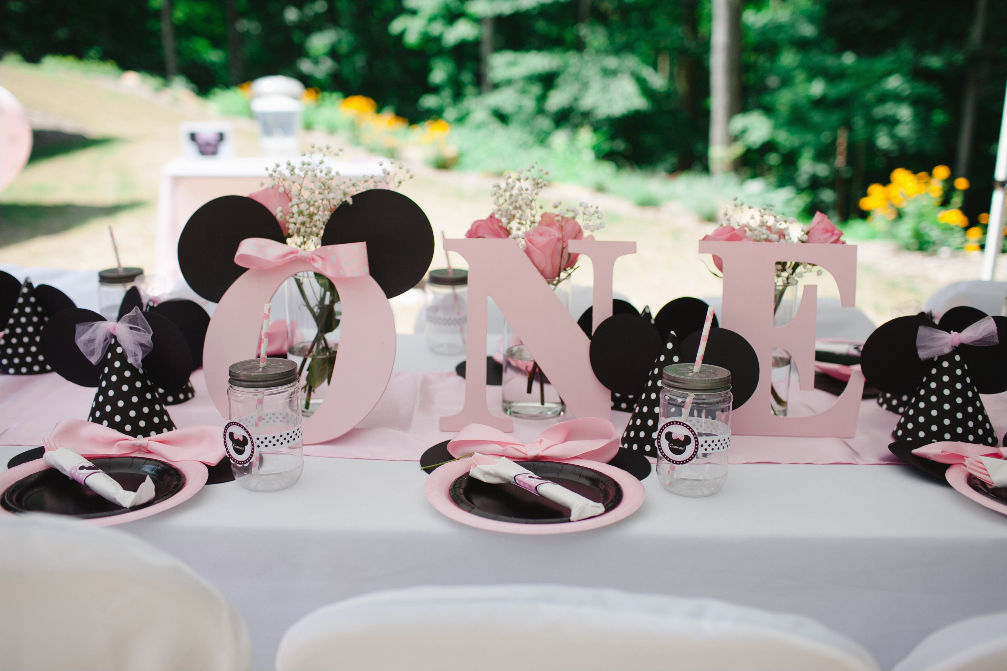 light pink minnie mouse first birthday party