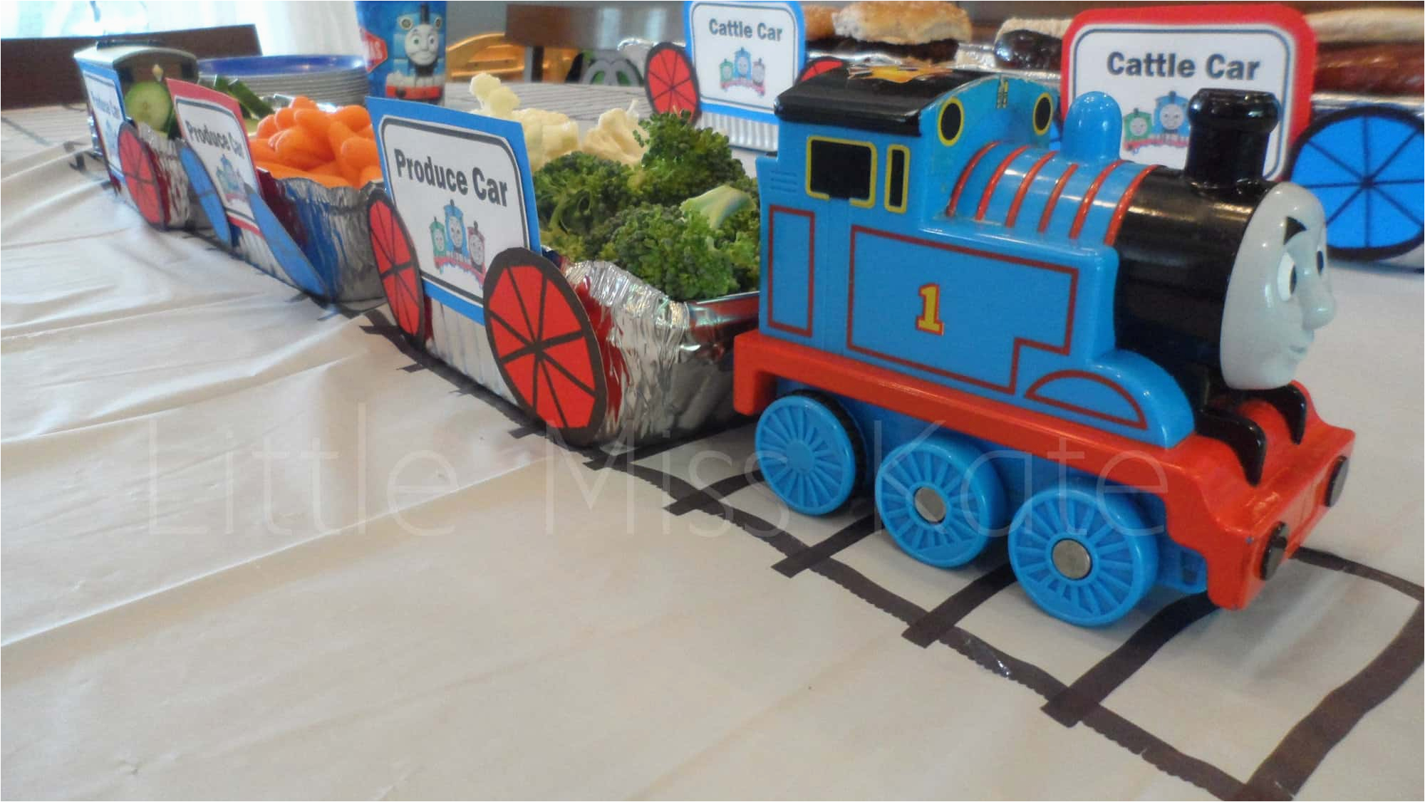 thomas the train party decorations 2
