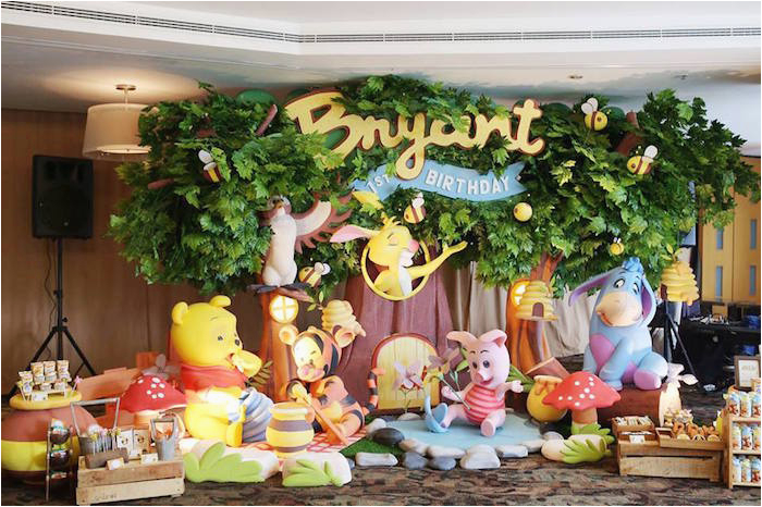 winnie the pooh themed birthday party
