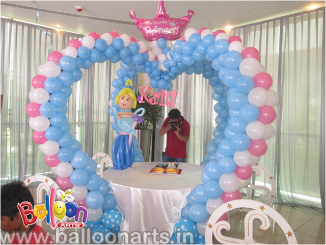 1st birthday girl balloon decoration