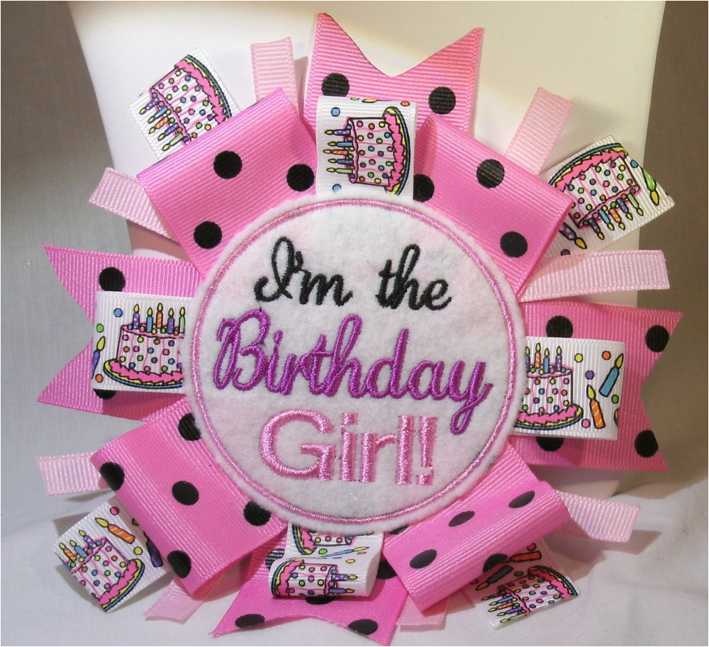 im the birthday girl pin back badge