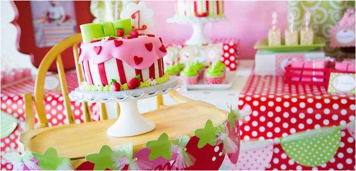 strawberry shortcake themed 1st birthday party