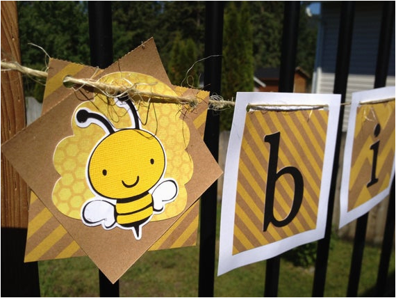 outdoor bee themed happy birthday banner